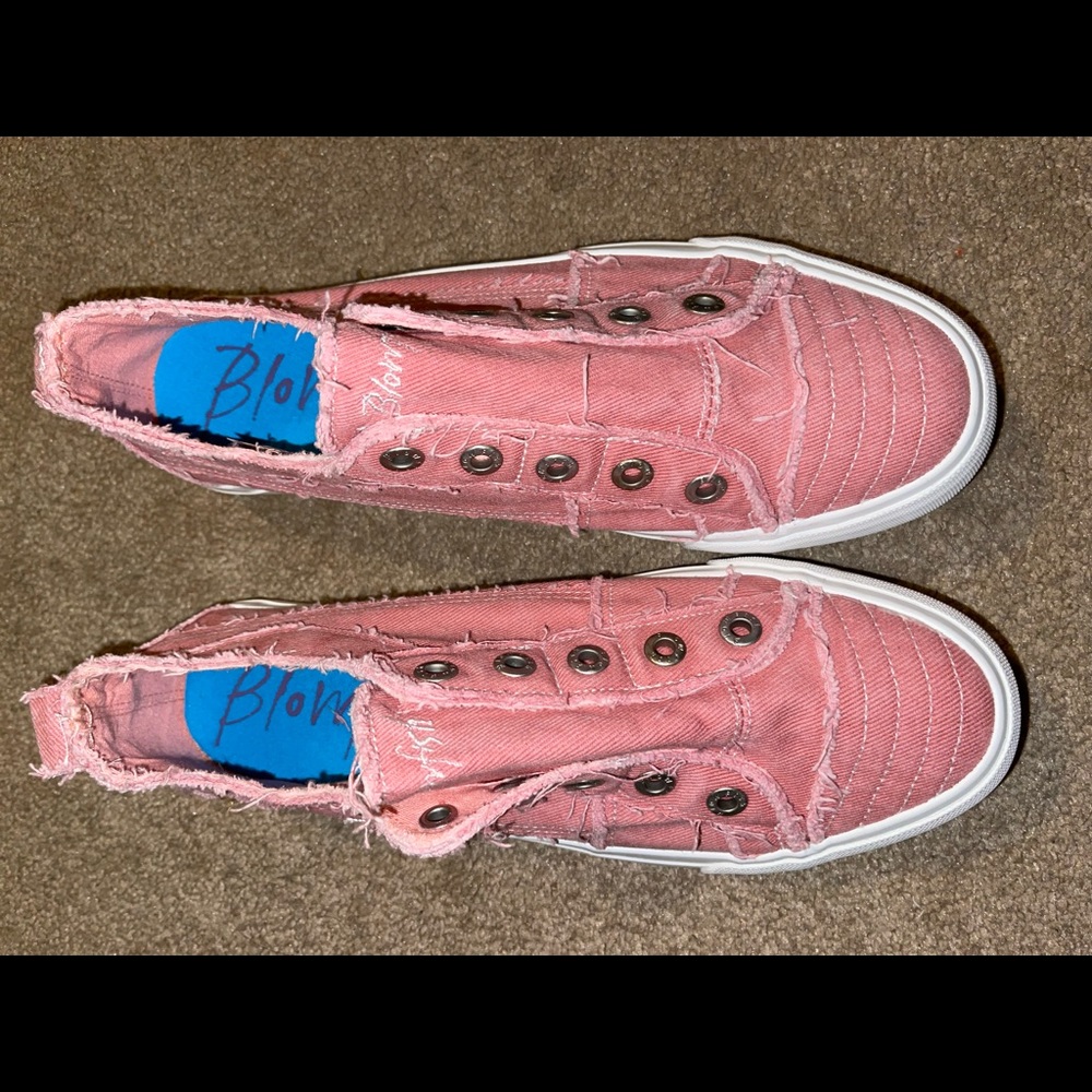 Blowfish play sneakers pink!